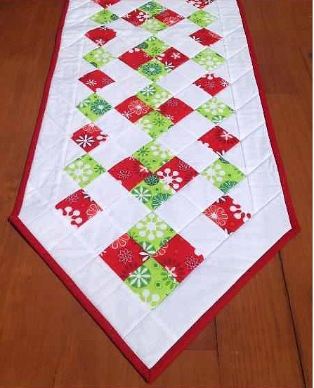 Easy Christmas Table Runner