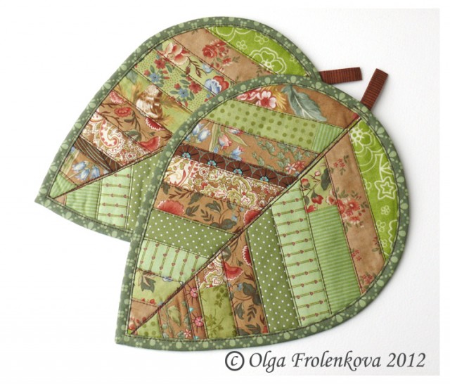 Green leaf potholders