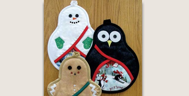 http://quiltingdigest.com/wp-content/uploads/2015/10/christmas-potholder-trio.jpg