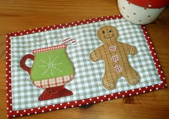 Gingerbread Man Mug Rug