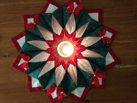 Fold 'n Stitch Wreath
