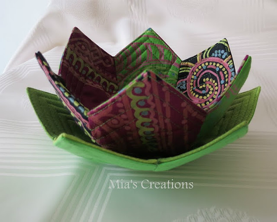 Scrappy Lily Bowl and Plate Pattern