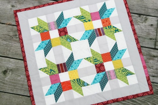 Poinsettia Mini Quilt Pattern