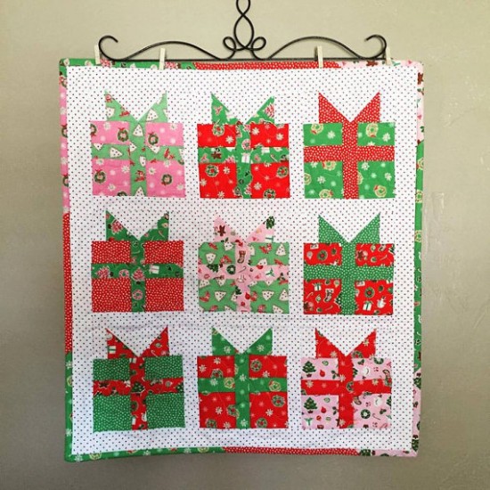 christmas-present-free-quilt-block-tutorial-quilt-block-tutorial-paper-piecing-patterns