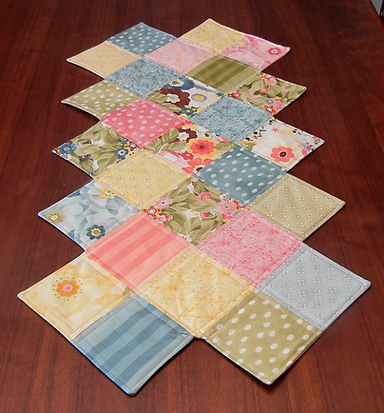 this-zig-zag-runner-is-so-easy-to-make-quilting-digest