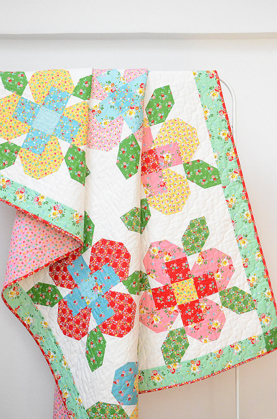 Pieced Flowers Make a Pretty Quilt (and Mini!) Quilting Digest