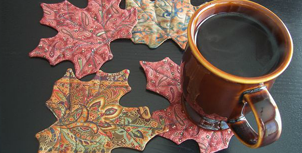 Maple Leaf Mug Rugs Pattern