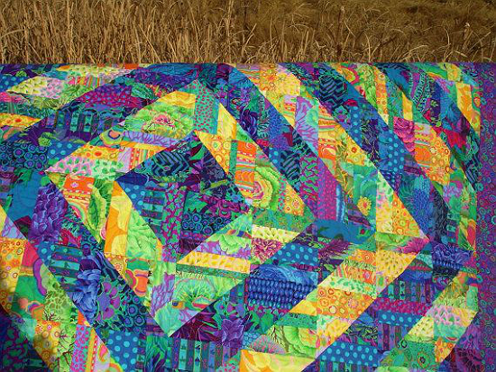 Fragmented Triangles Quilt Pattern