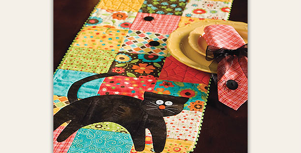 Black Cats & Spiders Runner and Napkins Pattern