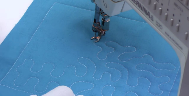 Tips for Meandering When Stipple Quilting