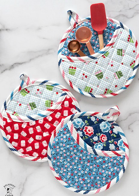 Way Cute, Fast & Easy Quilted Acorn Potholders-Thanksgiving