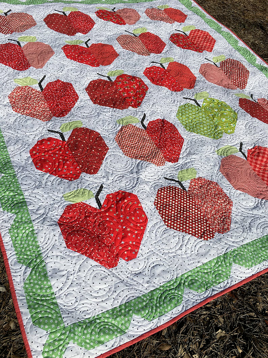 red-delicious-apples-make-a-charming-quilt-quilting-digest