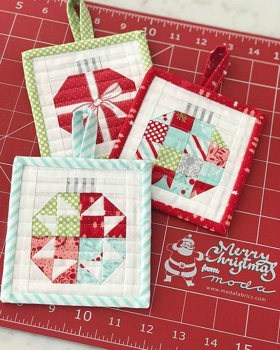 Vintage Holiday Mini Quilt Pattern