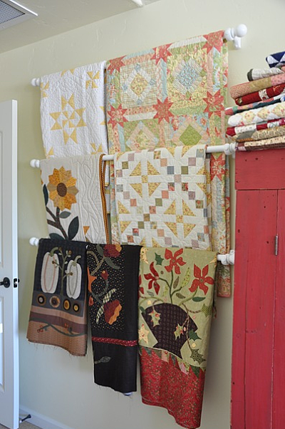 Curtain Rod Quilt Display