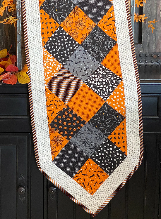 Holliberry Table Runner Pattern