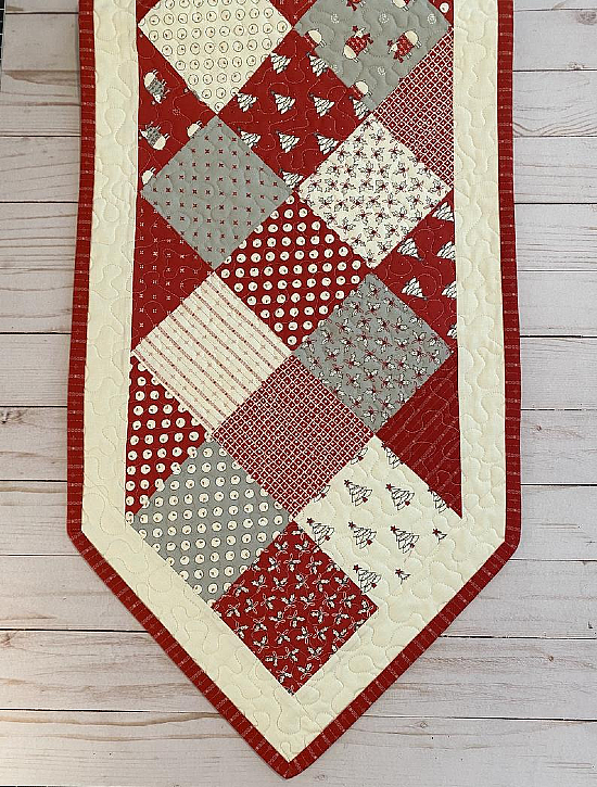 Holliberry Table Runner Pattern
