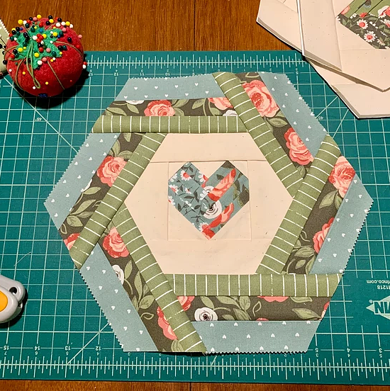 Hexie Heart Placemat Pattern