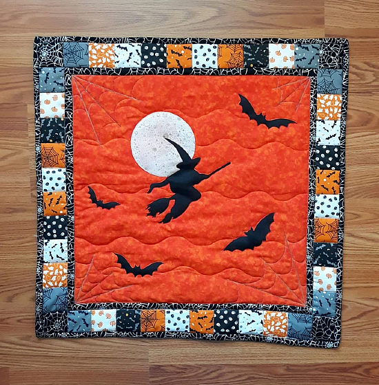 Halloween Witch and Bats Quilted Wall Hanging or Table Topper Pattern