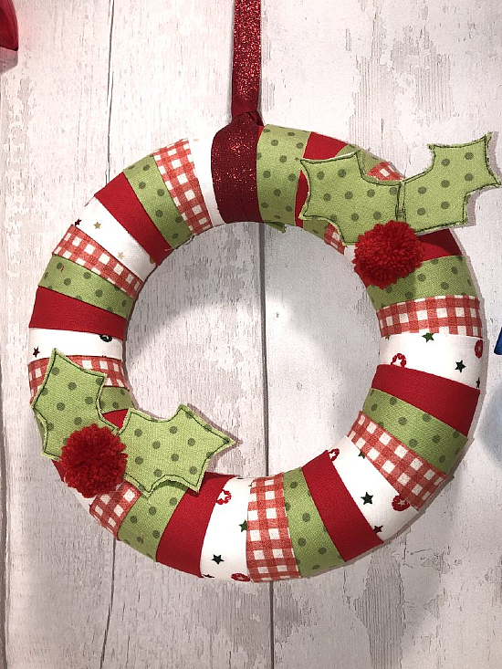 DIY Fabric Wrapped Wreath - Jaime Costiglio