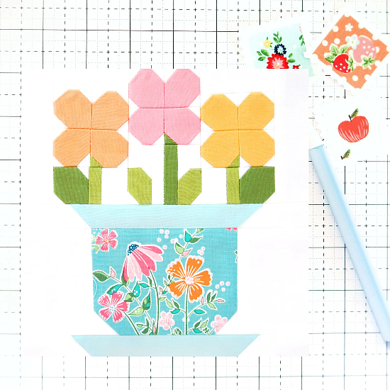 3 Small Flower Blocks - Quilting Creations