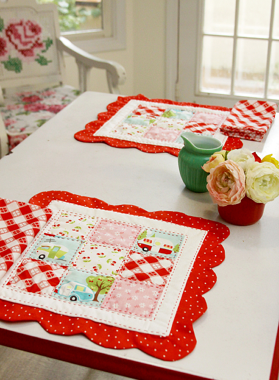 Scalloped Nine Patch Retro Style Placemats Tutorial