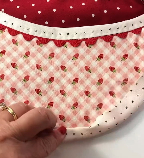 A Great Method for Binding Round Quilt Projects