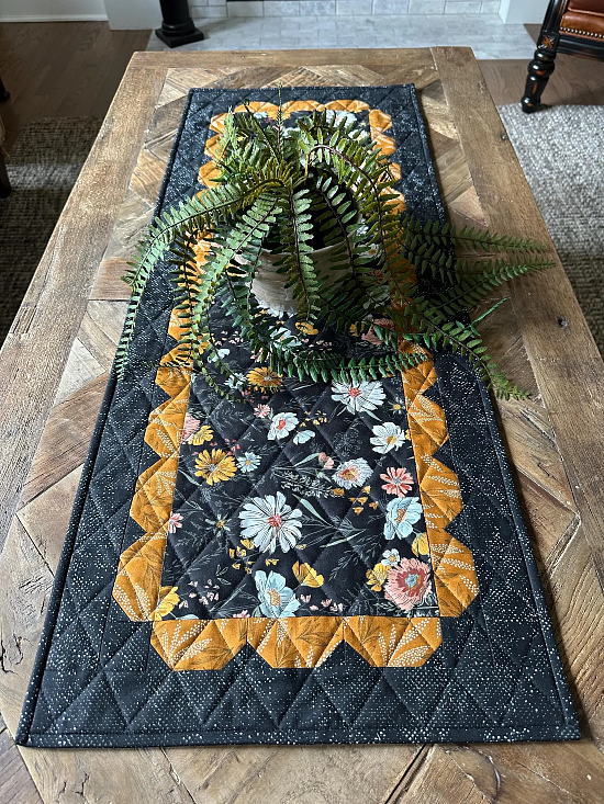 Sassy Scalloped Table Runner Pattern