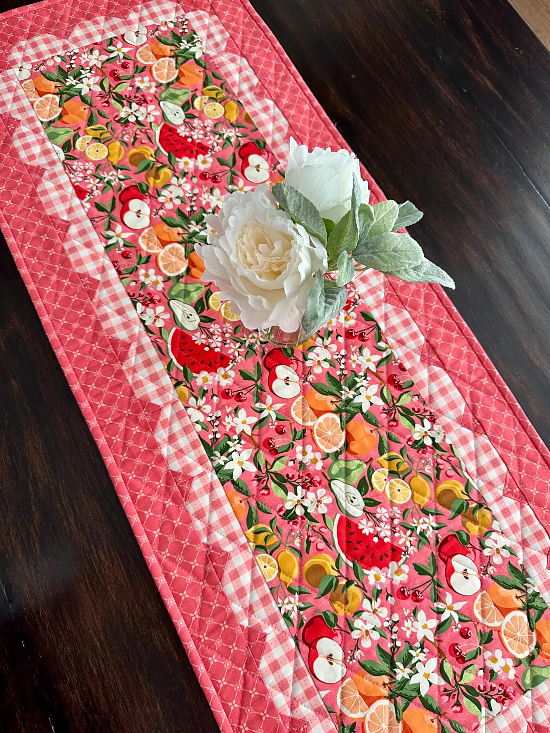 Sassy Scalloped Table Runner Pattern