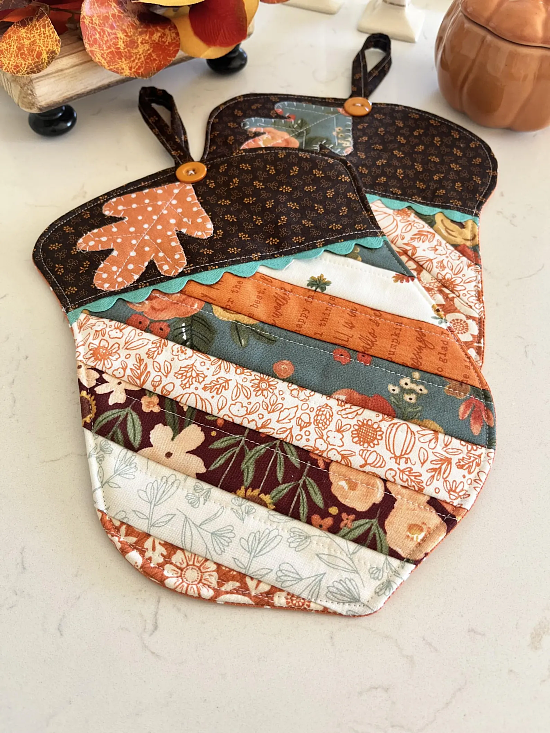 Acorn Scrappy Hot Pad Pattern