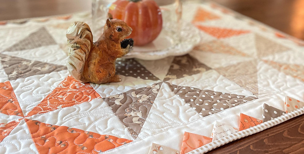 Pinwheels and Prairie Points Table Topper Pattern