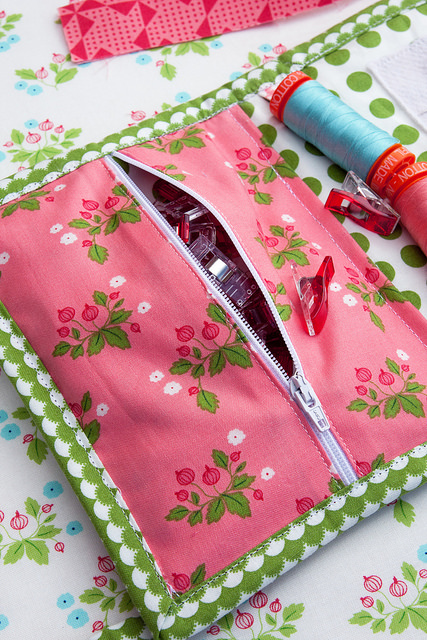 Make a Handy Bag for Binding Essentials - Quilting Digest