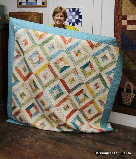 Quick, Easy and Utterly Charming Bed Sized Quilt - Quilting Digest