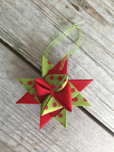 Fabric Folded Star Ornaments - Quilting Digest
