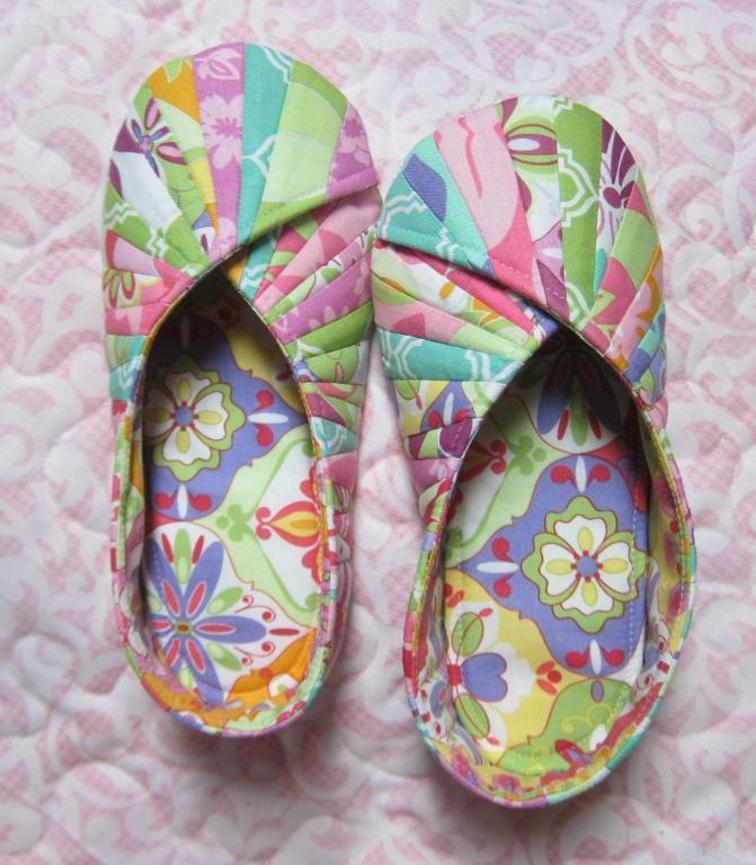 Comfy Slippers and Travel Bag Are Easy to Make - Quilting Digest