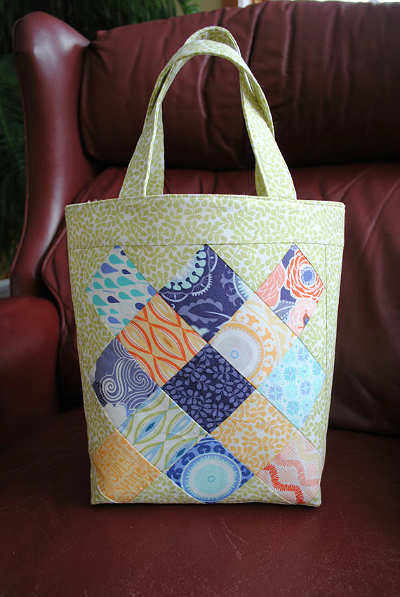 This Handy Tote Bag is Pretty Too - Quilting Digest
