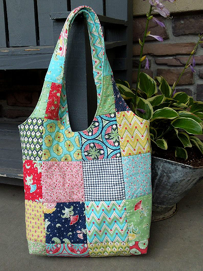 This Charming Bag is Reversible - Quilting Digest