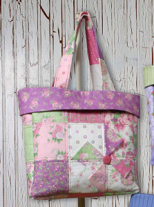 Three Lovely Tote Bags from One Simple Pattern - Quilting Digest
