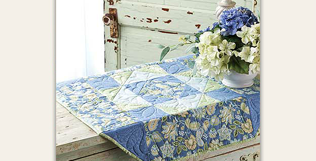Tossed Florals Table Topper Pattern