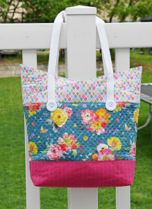 Create a Graceful Tote From Scraps - Quilting Digest