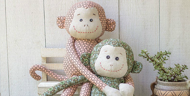 Hugging Monkees Pattern