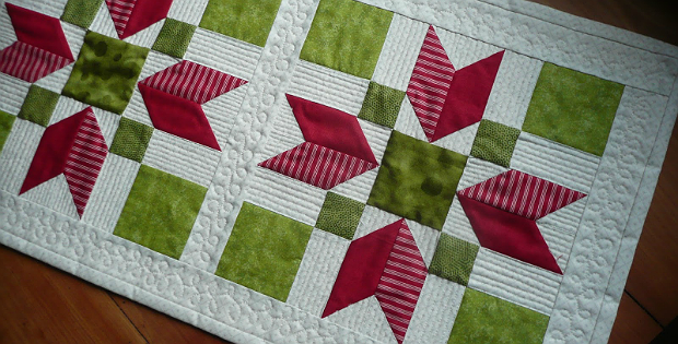 Christmas Poinsettia Quilt Block Pattern