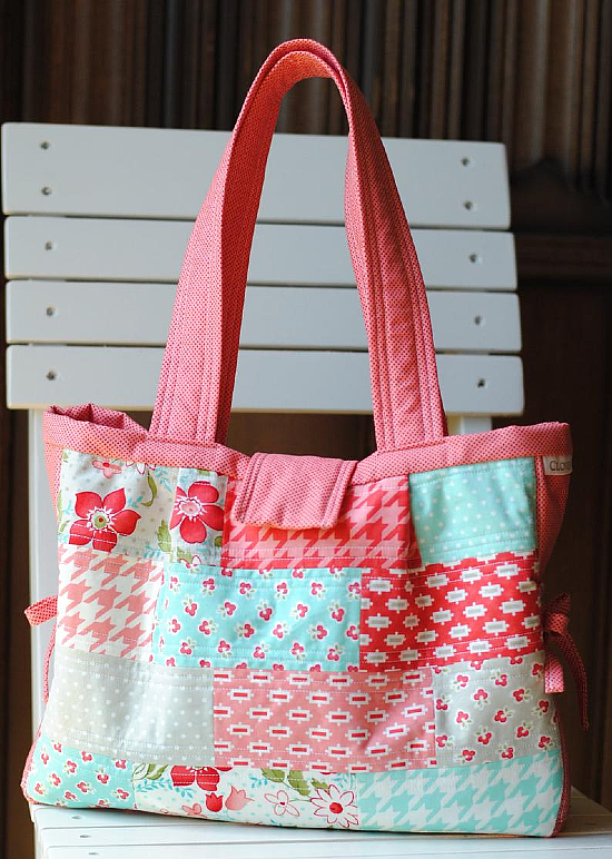 This Pretty Bag is Nicely Organized - Quilting Digest