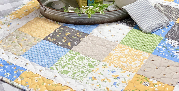 Around the Square Table Quilt Pattern
