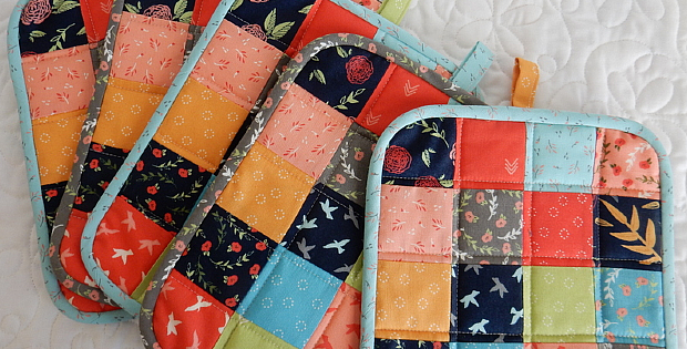 Scrappy Patchwork Potholders Tutorial