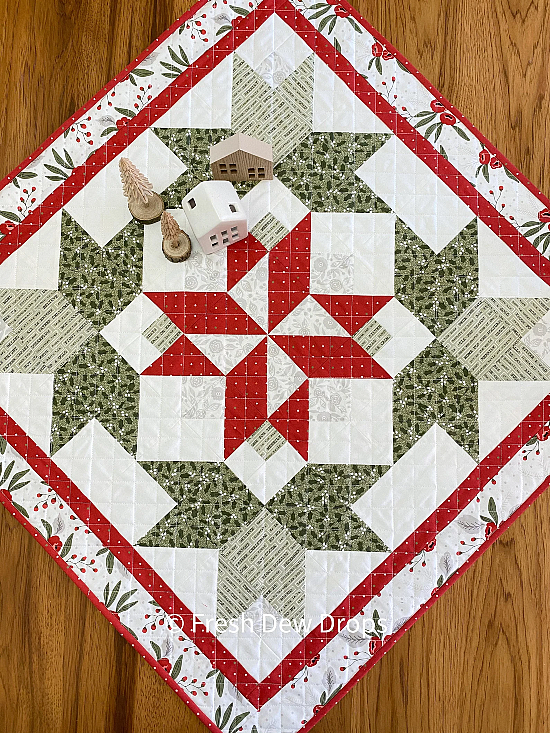 Choose Favorite Holiday Colors for This Little Quilt - Quilting Digest