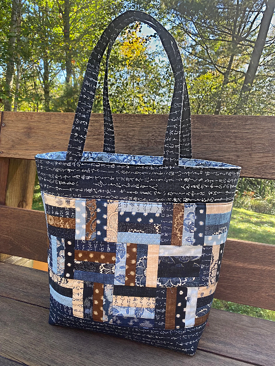 Create a Roomy Tote from a Charm Pack - Quilting Digest