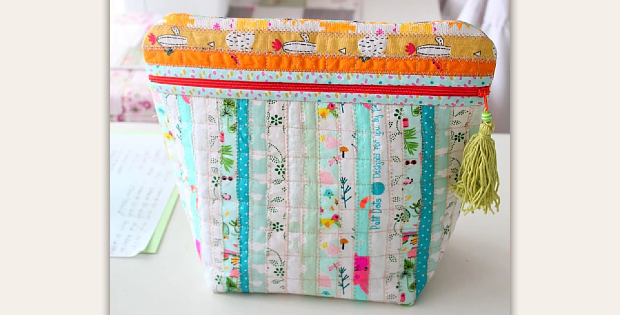 Quilted Toiletry Bag with Selvage Fabric Tutorial