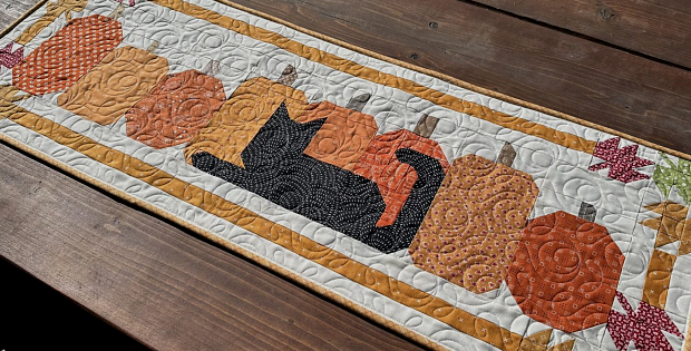 Onyx in Autumn Table Runner Pattern