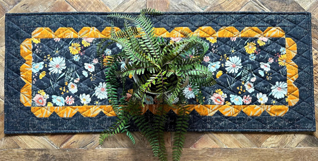 Sassy Scalloped Table Runner Pattern