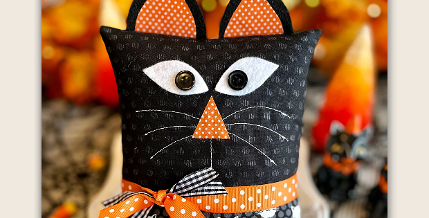 Black Cat Mini Halloween Pillow